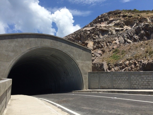 Armtec: Tunnel de protection contre les blocs rocheux de Saint-Kitts. Project Image 2